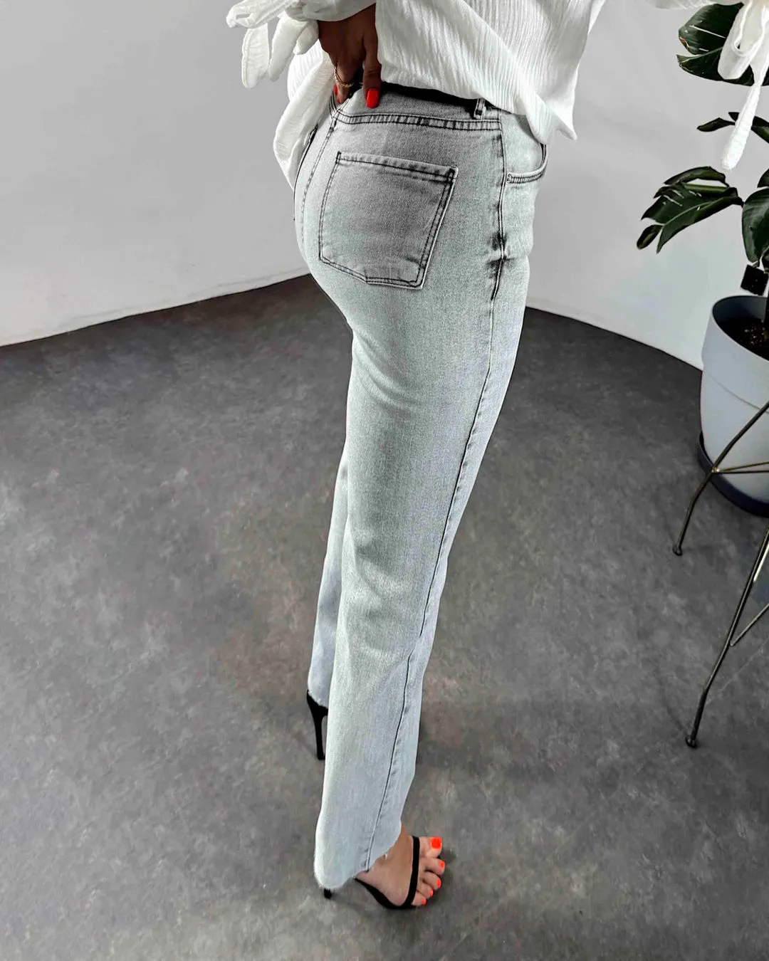 Hochtaillierte Boyfriend Damenjeans Grau