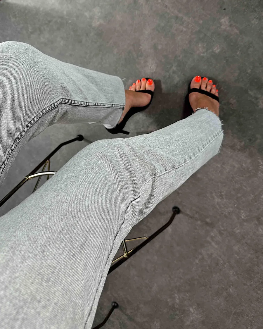 Hochtaillierte Boyfriend Damenjeans Grau