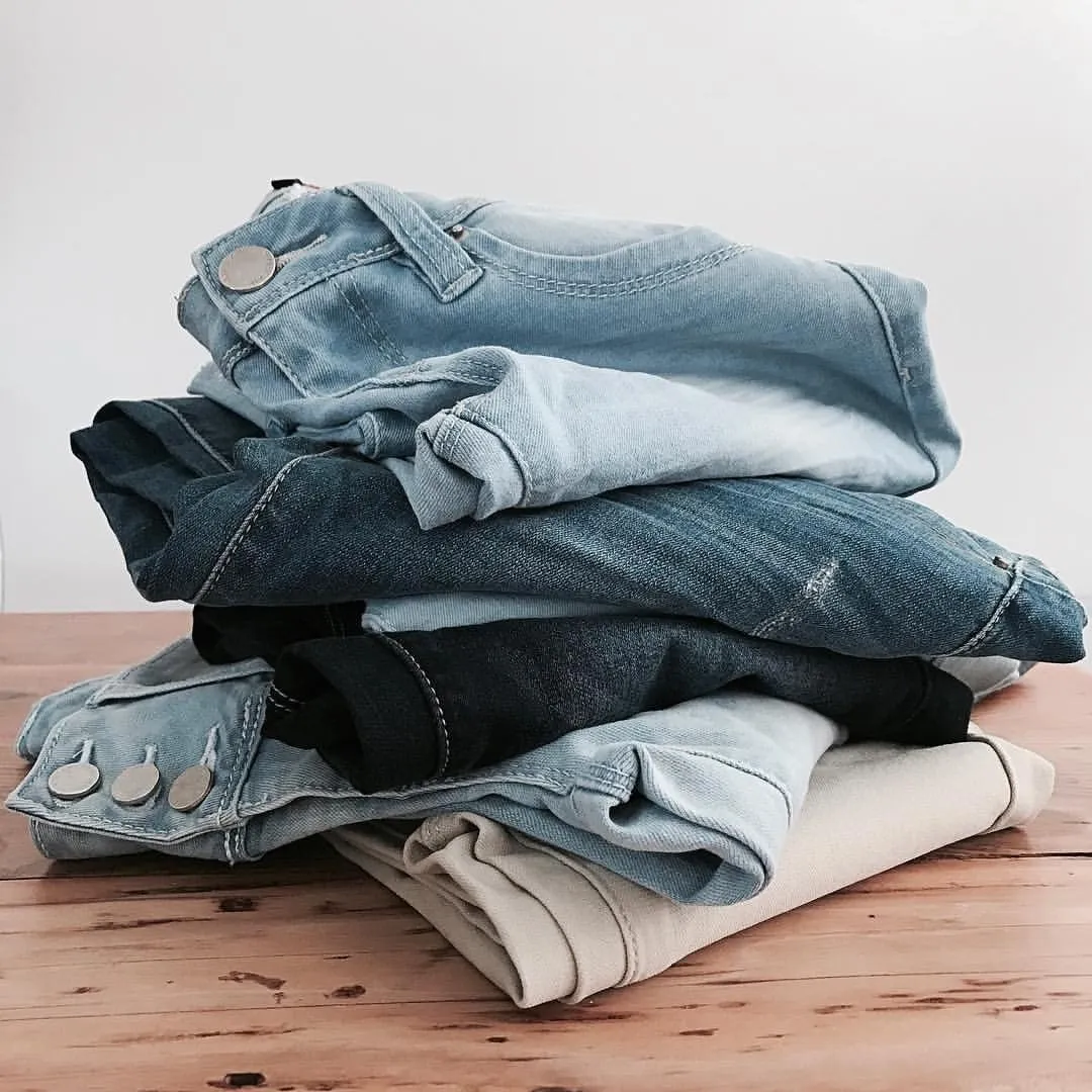 Them Curves High Waist Jeans - Medium Blue Wash